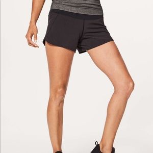 Lululemon run times short size 6